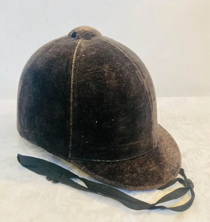 Vintage collectible Wembley riding cap (horse helmet) 25x16x15cm