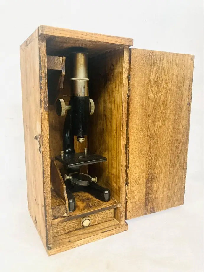 Antique rare 1940-50’s cast iron microscope with wooden box!21 cm box 26cm