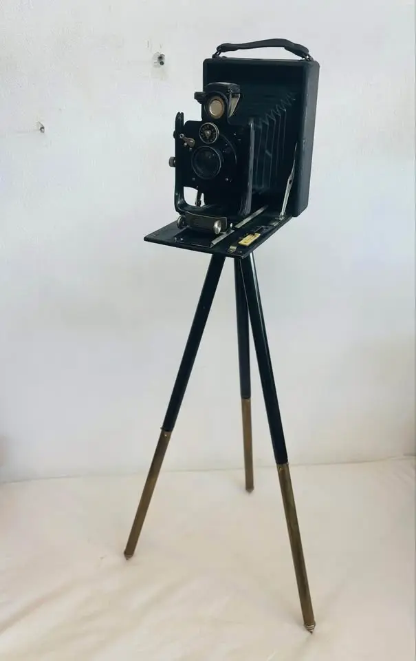 Antique 1920-40’s German Leonar Plate Camera on Brass Stand. 70cm 20x15x16cm