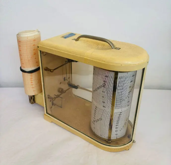 Vintage Collectible Rare Barograph. Great Condition. 35x26x13xm