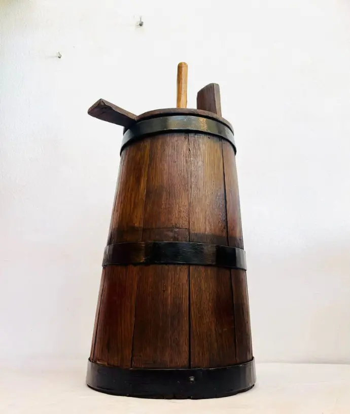 Antique 1800’s Wooden Barrel Butter Churn in Great Condition. 59x22cm