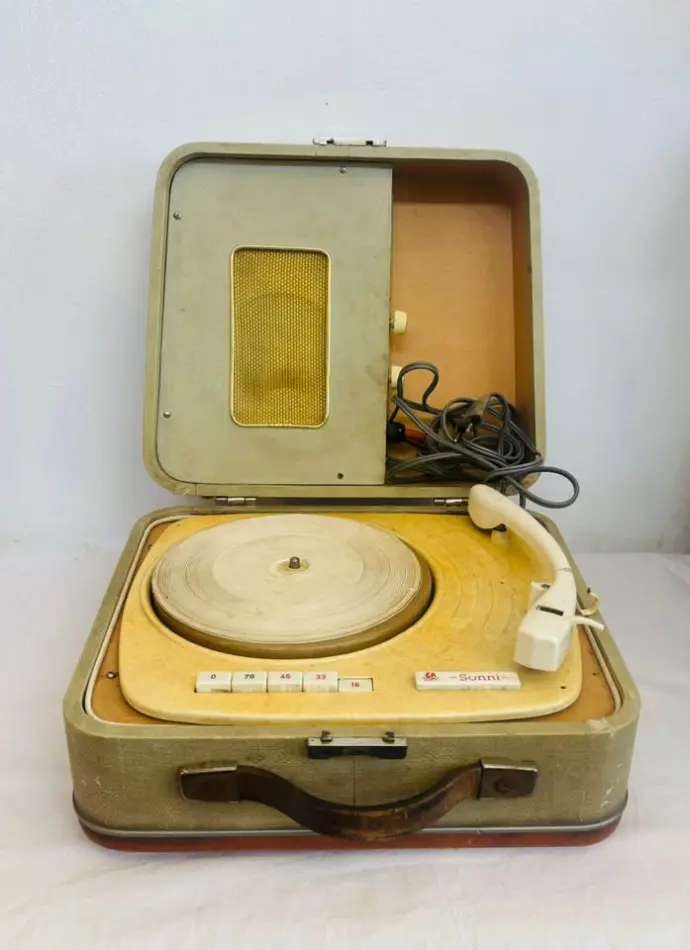Vintage 1950-60’s German Portable Turntable Record Player Suitcase. Require Service. 36x30x15cm