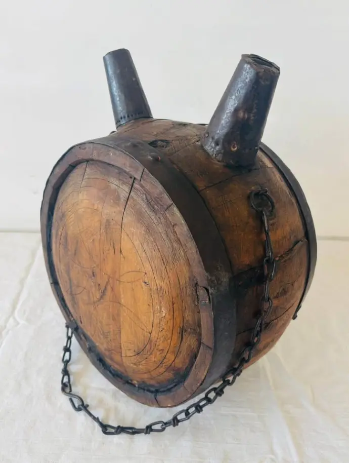 Antique Rare 1700’s early 1800’s Civil War Wooden Barrel Canteen. 37x27x16cm