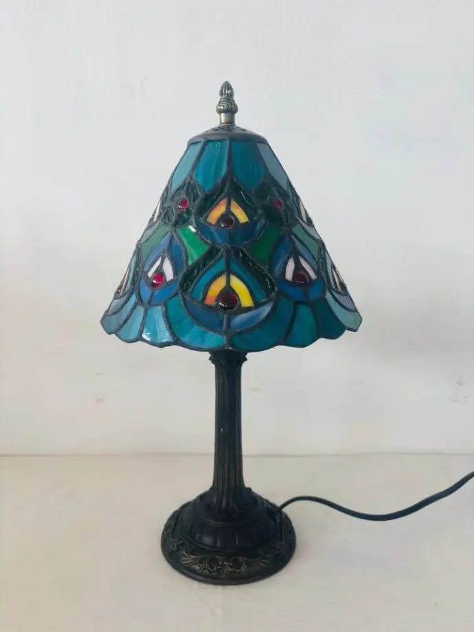 Tiffany style handmade lamp. 37x29cm . Great condition.
