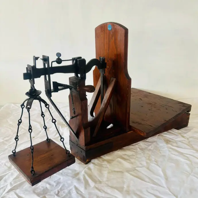Antique original 1800’s very rare large wooden and metal scale. Great condition. Working.78x49x35cm