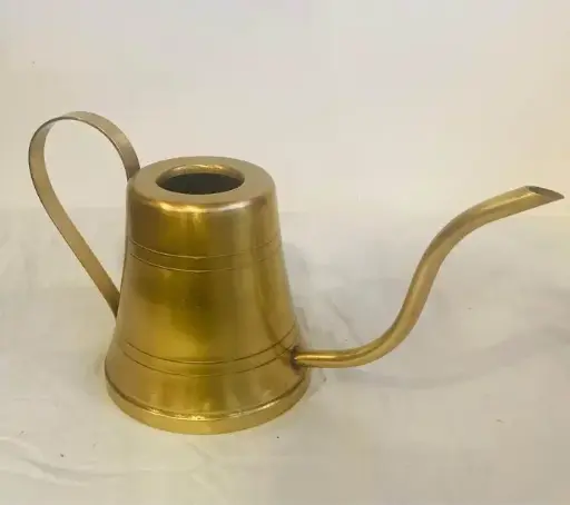 Antique brass watering can! Recently cleaned! 27x14x7cm