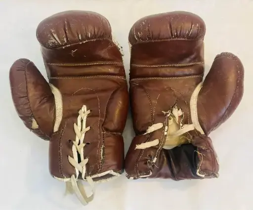 Antique 1940’s collectible decorative leather boxing gloves ! 25x20cm