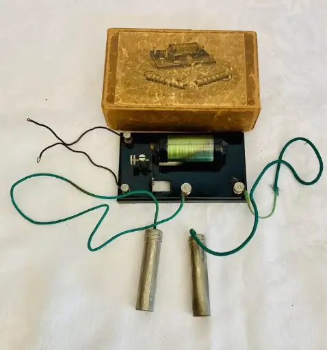 Antique 1920-40’s DRGM Bakelite electric tool in original cardboard box! 14x8cm