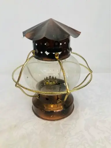 Old Antique style Metal & Glass Oil Lantern! 22x20cm