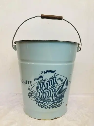 Large antique 1940-50’s German enameled bucket with Wooden & Metal handle! 29x30cm handle 45cm
