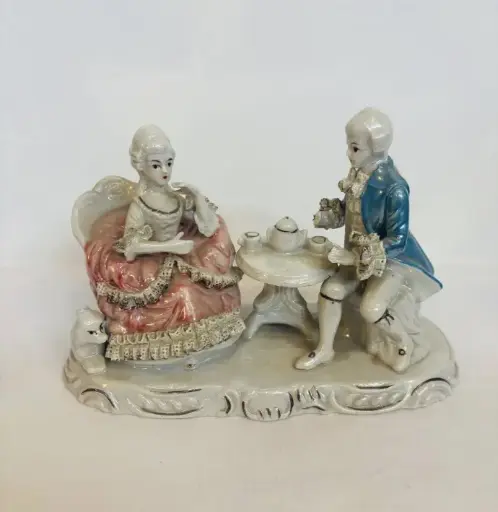 Vintage Large Porcelain Group Figurine. 23x14x10cm