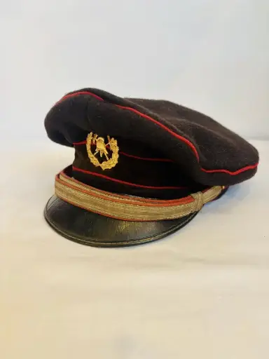 Antique 1920-40’s collectible German fire fighter hat. 27x21x10cm.