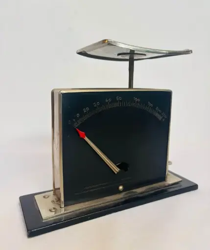 Antique 1940-50’s metal letter scale. Great working condition. 19x16x8cm
