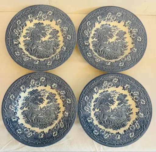 Collection of 4 antiques porcelain deep plates. MADE IN ENGLAND. 23x4cm