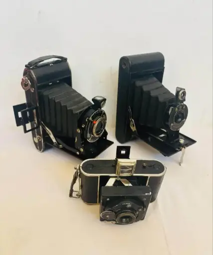 Collection of 3x Antiques 1920-40’s folding bellow cameras. Kodak