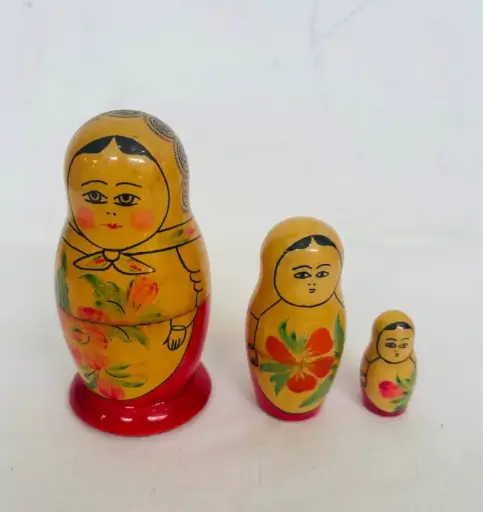 Original USSR Matryoshka Nesting Wooden Handmade Doll. Stunning Condition. 11cm