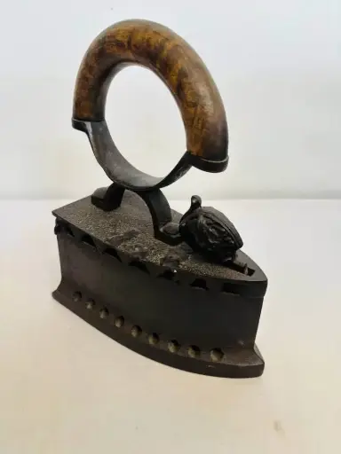 Antique Original 1800’s Charcoal Iron. 25x20x10cm