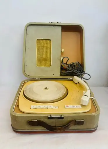 Vintage 1950-60’s German Portable Turntable Record Player Suitcase. Require Service. 36x30x15cm