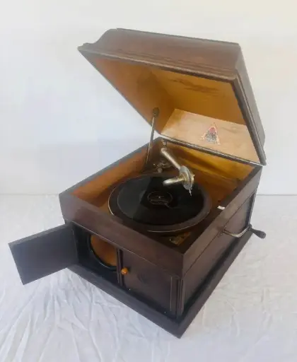Antique original large 1900-1920’s Limania German Gramophone. Serviced and fully Working. 50x42x40cm
