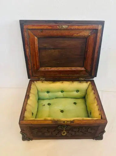 Antique 1800’s Wooden Jewelry Box with Working Lock. 22x17x12cm