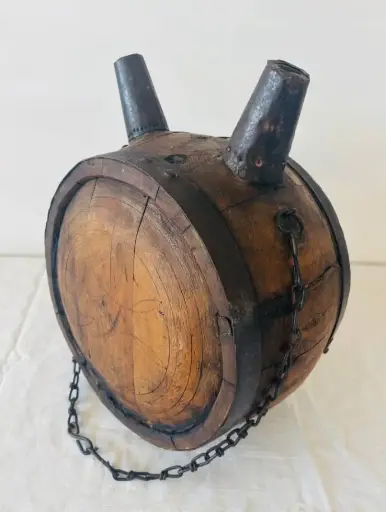 Antique Rare 1700’s early 1800’s Civil War Wooden Barrel Canteen. 37x27x16cm